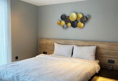 อื่นๆ 4 Z-Suites