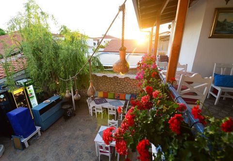 Others Eleni Pansiyon