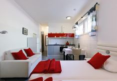 Others 2 Fully Equiped Apartments Next to the Beach