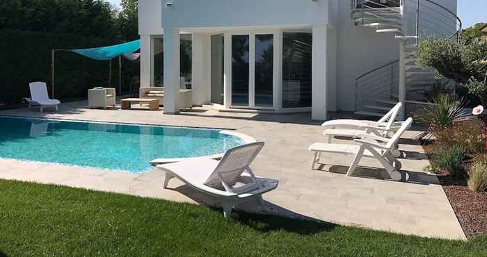Lainnya Super Villa With Private Pool in Isola Albarella