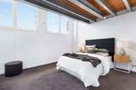 Lain-lain Light-filled Converted Warehouse 2 Bedroom Apartment in Prahran