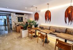 Lain-lain 5 S Estancia Suites