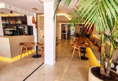 Others 3 S Estancia Suites