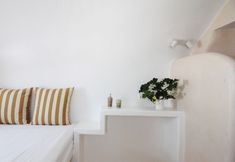 Others 2 White Grape Suites