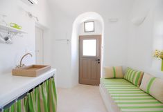 Others 7 White Grape Suites