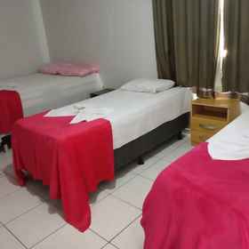 メイン イメージ 1 pousada Murilo foz, โรงแรม & ที่พัก มัสยิดโอมาร์ อิบนุล ค็อฏฏอบ