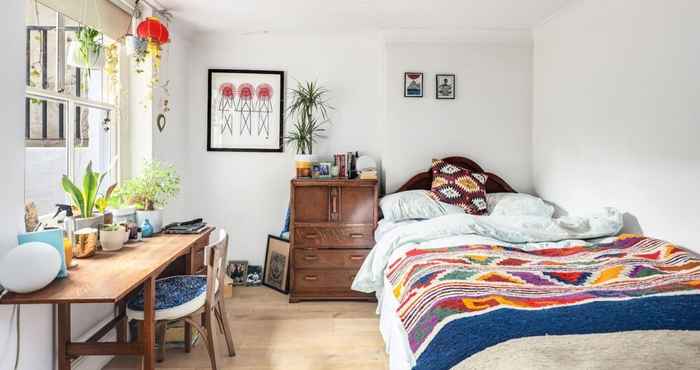 Lain-lain Gorgeous and Vibrant 3 Bedroom Apartment in London