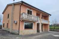 Others Immaculate 4-bed House in Cassino Villa Aurora