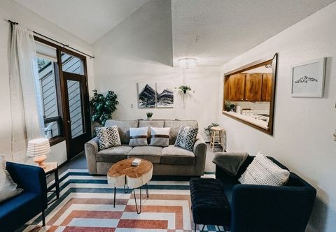 Others 73sw - Wood Fireplace - Wifi - Views - Sleeps 6 2 Bedroom Home by Redawning