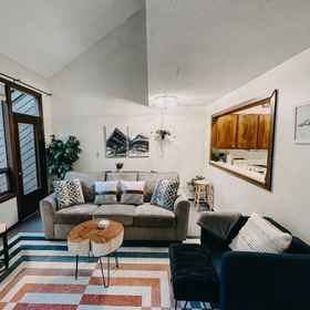 Primary image 1 サ73SWス - ウッド ファイアープレイス - WiFi - ビューズ - スリープス 6 2 ベッドルーム ホーム バイ レッドオーニング, ワットコム郡 ホテル