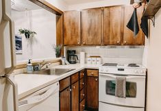 Others 7 73sw - Wood Fireplace - Wifi - Views - Sleeps 6 2 Bedroom Home by Redawning