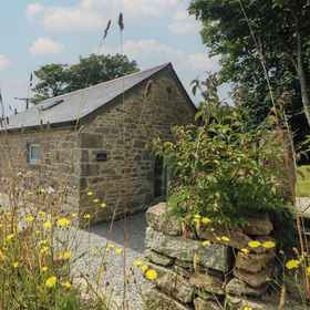 Primary image 1 The Reading Room, Hotel Deviock
