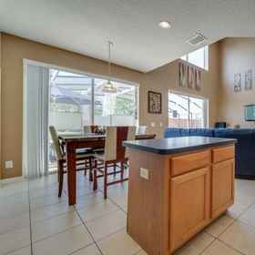 Room 1 Daniel's Solana House 6 Bedroom Home by Redawning, Calabay Palms Villa Hotels