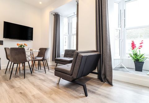 Others Baker Chambers