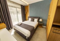 Others 7 Granda Apart