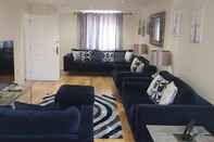Others Lovely 3-bed House in Luton