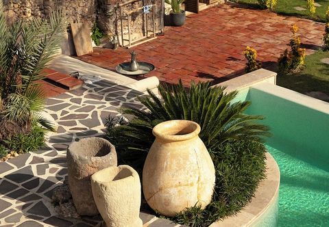 Others Kassandra Heritage