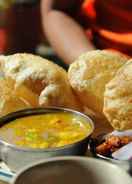Breakfast meal Goroomgo Sudha Sadan Lucknow
