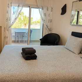 Primary image 1 Lagos Marina View apt on Main Avenue Near Beaches, Henry the Navigator Statue Hotels