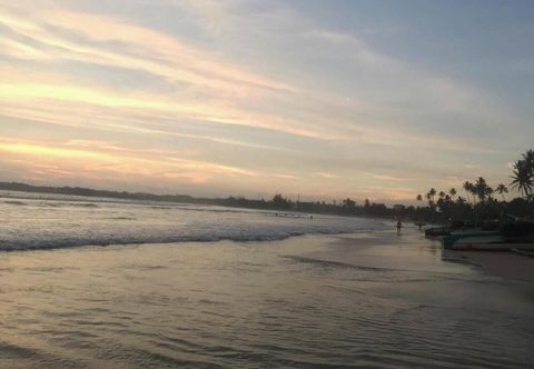 其他 100 Step Beach White House