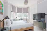 Lainnya Newly Renovated 3 Bedroom Apartment in North West London