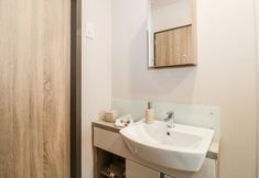 Others 5 Fairways 4 - Sunny Meadows