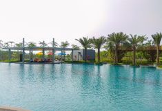 Others 6 Elegant Studio with Pool and Sea View at Gold Coast Apartment