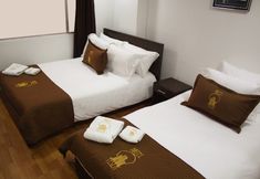 기타 7 Hotel Tesla