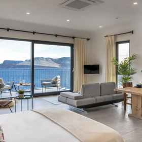 Primary image1Born in Blue,卡什区公寓