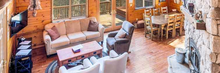 Lain-lain Custom Built Cabin, Sleeps 8! - Sky High #33 3 Bedroom Home by RedAwning