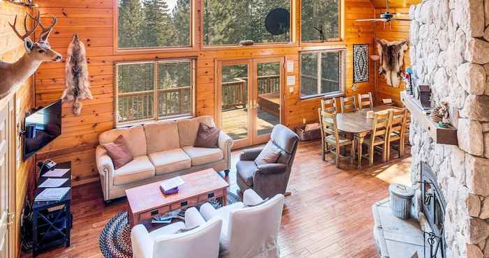 Lain-lain Custom Built Cabin, Sleeps 8! - Sky High #33 3 Bedroom Home by RedAwning