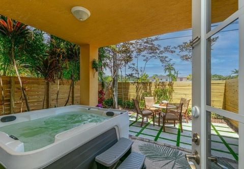 Others Las Olas Maison De Ville 3 Bedroom Townhouse by Redawning