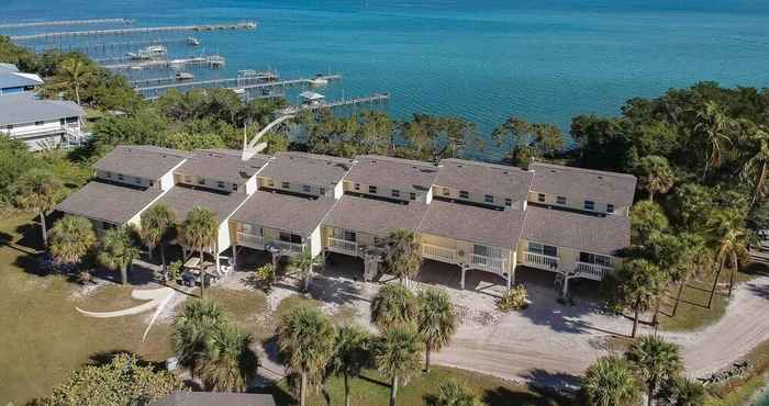 Others Bay Breezes At Hideaway Bay! Waterfront, Free Kayaks, Golf Cart 2 Bedroom Condo by Redawning