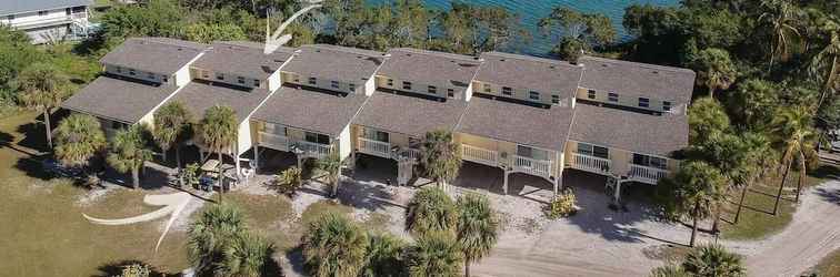 Others Bay Breezes At Hideaway Bay! Waterfront, Free Kayaks, Golf Cart 2 Bedroom Condo by Redawning