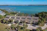 Others Bay Breezes At Hideaway Bay! Waterfront, Free Kayaks, Golf Cart 2 Bedroom Condo by Redawning