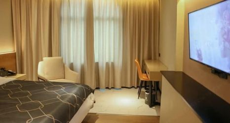 기타 2 Yicheng Hotel (Maoming China First Beach)