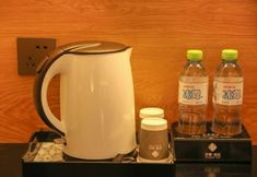 기타 4 Yicheng Hotel (Maoming China First Beach)