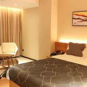 Primary image 1 Yicheng Hotel (Maoming China First Beach), 四季酒店 Hotels