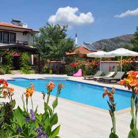 Primary image 1 วิลล่าสวยงามสี่ห้องนอนพร้อมสระว่ายน้ำส่วนตัว, โรงแรม & ที่พัก Karya Villa