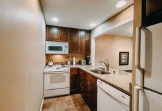 Others 3 Snowater Condo #50 - Wifi- Fireplace - W/d - D/w 1 Bedroom Home by RedAwning