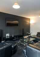 Primary image Beautiful 3-bed Apartment in Romford Image Court