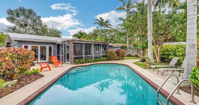 Others Mid Century Modern Pool Home In The Best Location! 2 Bedroom Home by Redawning