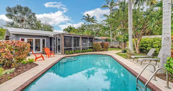 Others Mid Century Modern Pool Home In The Best Location! 2 Bedroom Home by Redawning