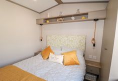 Others 5 Olives Place