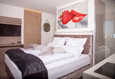 อื่นๆ 3 The Faces Berlin