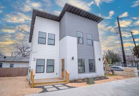 Others Cutting-edge Elegant 3BR 2.5ba Home Near Downtown!