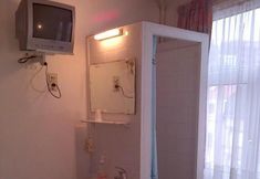 Lain-lain 7 Logies Grenadine