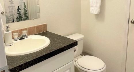 Others 2 Nanook Haus