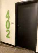 Pintu masuk dalaman 424 Gold Way-Apt 402, 2 Bed/1Bath