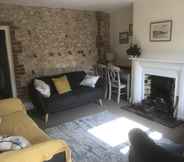 Others 6 Lovely 3-bed Cottage in Brancaster Staithe